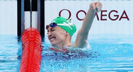 Tatjana Smith drops retirement hint while she chases breaststroke double