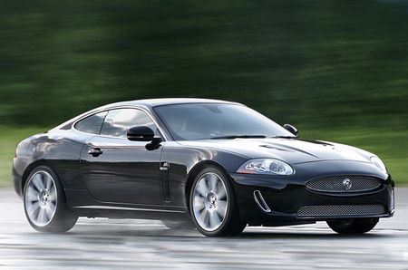 XK-R Coupé, a living proof of Jaguar aristocracy