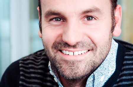 Mark Shuttleworth, still fighting the Beast from Redmond, still standing