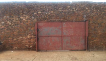 Health-e News: Esidimeni’s dead were stored in a pile in a rundown private Atteridgeville mortuary