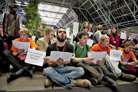 Update: Agreement hopes grow as clock about to run out in climate meeting