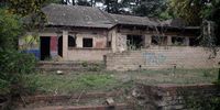 The dilapidated restaurant at Rhodes Park