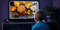 Fast-food advertising targeting children puts their health and futures at risk. (Photo: thesun.co.uk / Wikipedia)