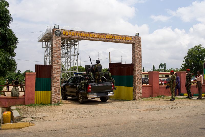 Islamist fighters kill 10 soldiers in attack on northeast Nigeria army bas