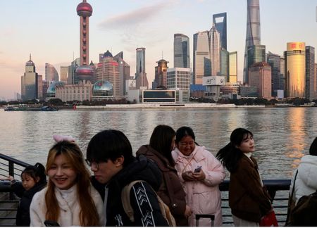 China economy expands 5.4% y/y in Q4, beating market forecast