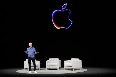 Apple Rolls Out AI Platform Alongside New iMac With M4 Chip