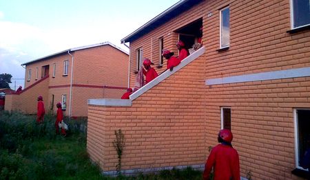 GroundUp: Soweto women's hostel dwellers repelled