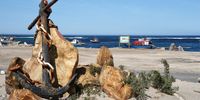 The iconic ship’s anchor of Port Nolloth. (Photo: Chris Marais)