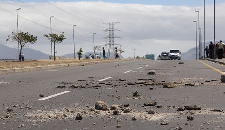 GroundUp: Gugulethu standoff underlines the struggle for urban land