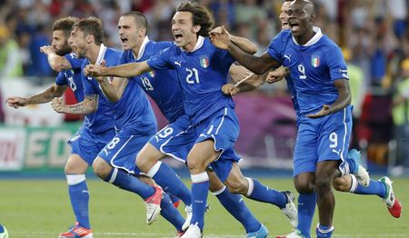 Euro 2012: Italy hold nerve in shootout to reach semis