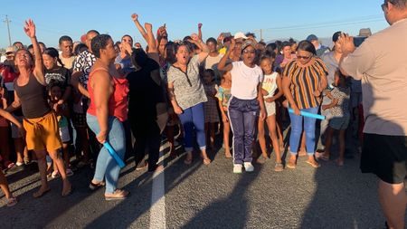 Water woes in Vanrhynsdorp see residents take to the streets