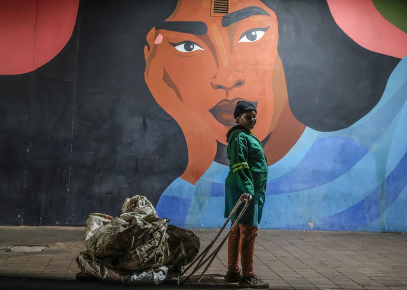 While the city sleeps â the daily grind of a Joburg waste collector