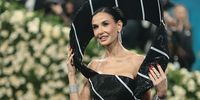  Demi Moore attends the 2025 Met Gala Celebrating "Superfine: Tailoring Black Style" at Metropolitan Museum of Art on May 05, 2025 in New York City. (Photo by Dimitrios Kambouris/Getty Images for The Met Museum/Vogue)