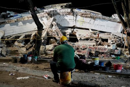 Hundreds still missing in Colombia as desperation grips earthquake rescue effort