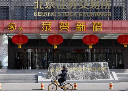 Asia shares buoyed by Trump's China comments