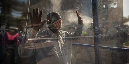 Covid-19: Marketing of spray tunnels continues, despite criticism from WHO and scientists