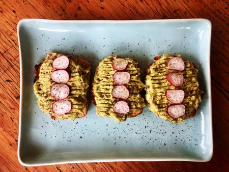 Lekker Brekker Monday: Avocado toast with pancetta, radish and red onion