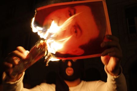 Egypt: Mubarak regime limps along, shaken to its core