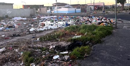 Cape Town mayor moves to suspend director following collapse of waste management