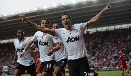 Premier League: Van Persie hat-trick seals late win for Man United