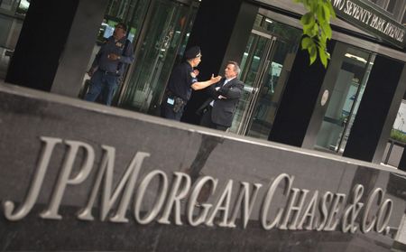 JPMorgan CIO Drew retires after giant trading loss