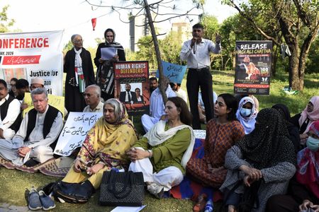 Pakistan police re-arrest prominent rights lawyer after top court granted bail