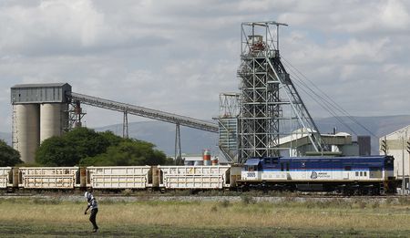 As hurricane Shabangu looms, Amplats miners return to work
