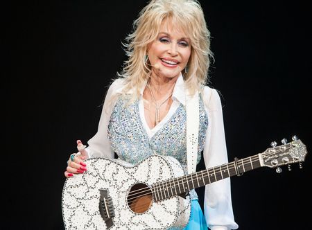 Tom Cruise, Dolly Parton to receive honorary Oscars