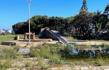 Nelson Mandela Bay’s flagship beachfront left to rot through neglect, vandalism and poor security