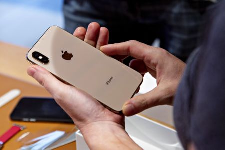 Apple Is Said to Take Action on Google Apps Following Facebook