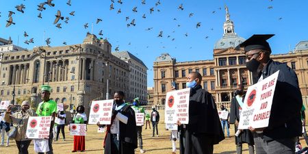 Giving jobless young people an in into the labour market via short-term public employment