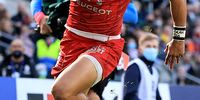 Cheslin Kolbe of Toulouse runs with the ball during the Heineken Champions Cup Final match between La Rochelle and Toulouse at Twickenham Stadium on May 22, 2021 in London, England.  A limited number of fans will be allowed into the stadium as Coronavirus restrictions begin to ease in the UK following the COVID-19 pandemic. (Photo by David Rogers/Getty Images)