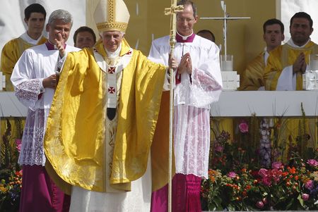 Watery end to Pope's Spanish visit