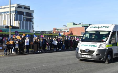 UK nurses suspend strikes and enter intensive talks with ministers