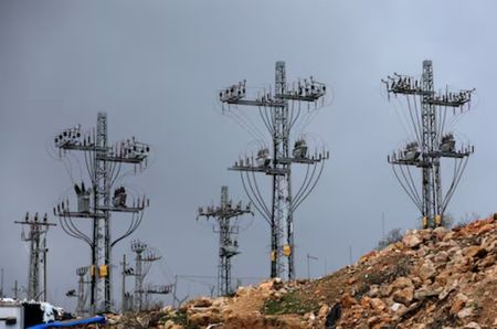 Israel to use withheld Palestinian tax income to pay electric co debt
