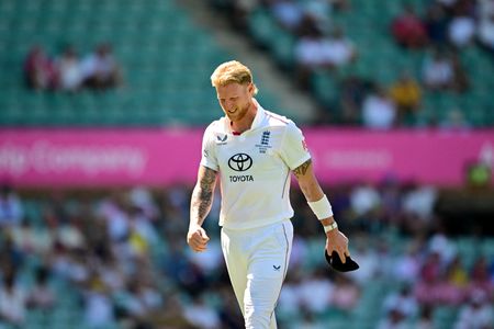 Cricket-New Zealand win toss and opt to bat against England