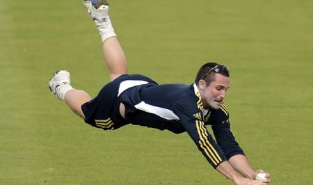 Elgar to replace Duminy in Proteas Test squad