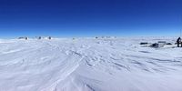 A field camp on the surface of the East Antarctic Ice Sheet. (Photo: Nerilie Abram, Author provided)
