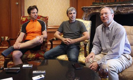 With balloons and fiber, Google experiments in Web access