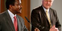 Kenya’s then Vice-President Kalonzo Musyoka (L) pictured during a press conference at the German Foreign Office in Berlin, 7 March 2008. (Photo: EPA / Soeren Stache)