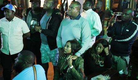 Zimbabwe: A Fistful of Hours – Mugabe survives, for now