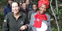 Table Mountain National Park (TMNP) manager Megan Taplin and traditional healer Agnes Mafu on Friday, 20 June 2025, along the Woodcutters Trail at Newlands Forest. (Photo: Kristin Engel)
