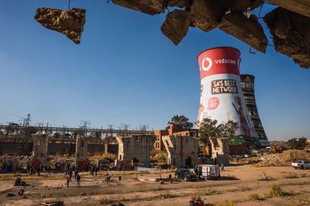 Seasoned pros give young filmmakers a chance to shoot for the stars