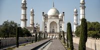 Bibi Ka Maqbara is the "fake" Taj Mahal in Aurangabad Image: Don Pinnock