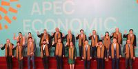 Leaders wave during the official family photo of the Asia Pacific Economic Cooperation (APEC) leaders' summit at the Convention Center in Lima, Peru, 16 November 2024. The Asia-Pacific Economic Cooperation (APEC) leaders' week is held in Lima from 10 to 16 November 2024.  (Photo: EPA/PAOLO AGUILAR)