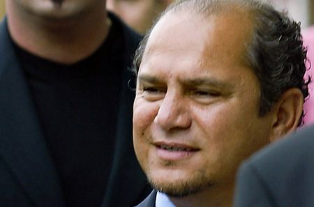 What should Zuma do about Shaik, aka Sir John Falstaff?