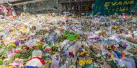 Floral tributes on London Bridge, a scene of repeated terrorist attacks in recent years. (Photo: Viv Lynch / CC 2.0)