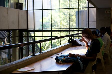 Obsolete or absolute? The Academic Thesis in the Fourth Industrial Revolution