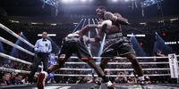 Terence Crawford of the United States (R) in action against Errol Spence Jr. of the United States during their 12 rounds Undisputed World Welterweight Championship fight at T-Mobile Arena in Las Vegas, Nevada, USA, 29 July 2023.  EPA-EFE/ETIENNE LAURENT