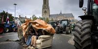 Farmers' protest at the Gelderland provincial government building